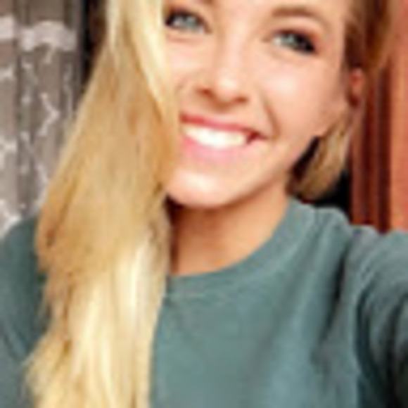 Meet your Posher, Chloe - Picture 1 of 1